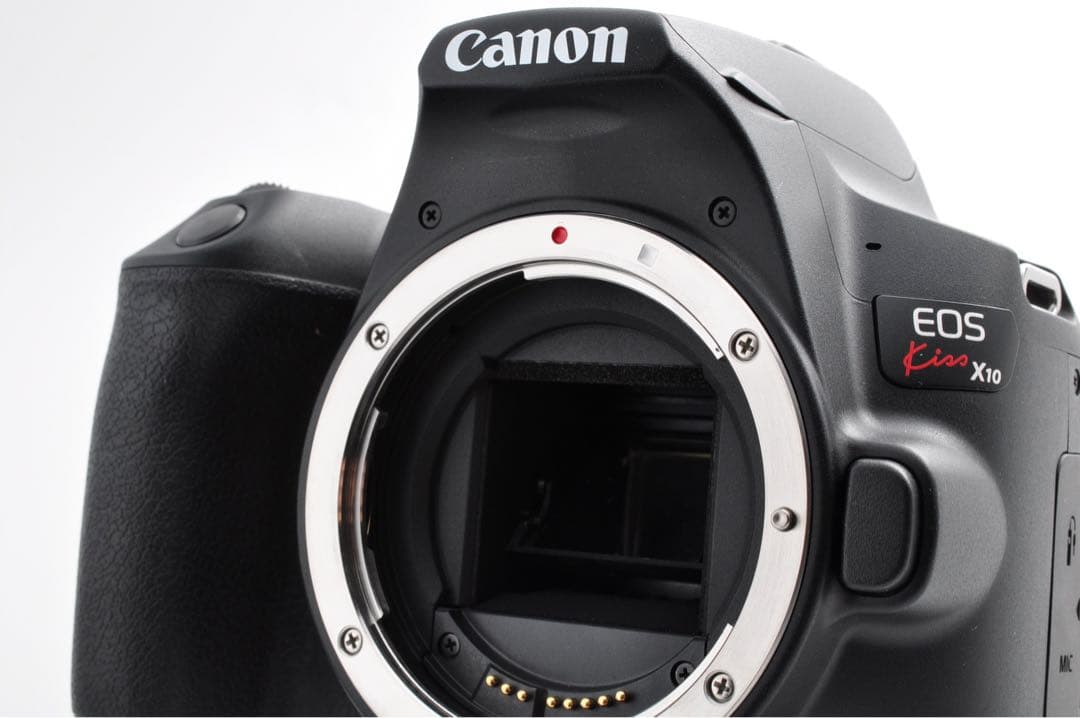 ■ ほぼ新品 ■ Canon EOS Kiss X10 ボディ おまけバック付き