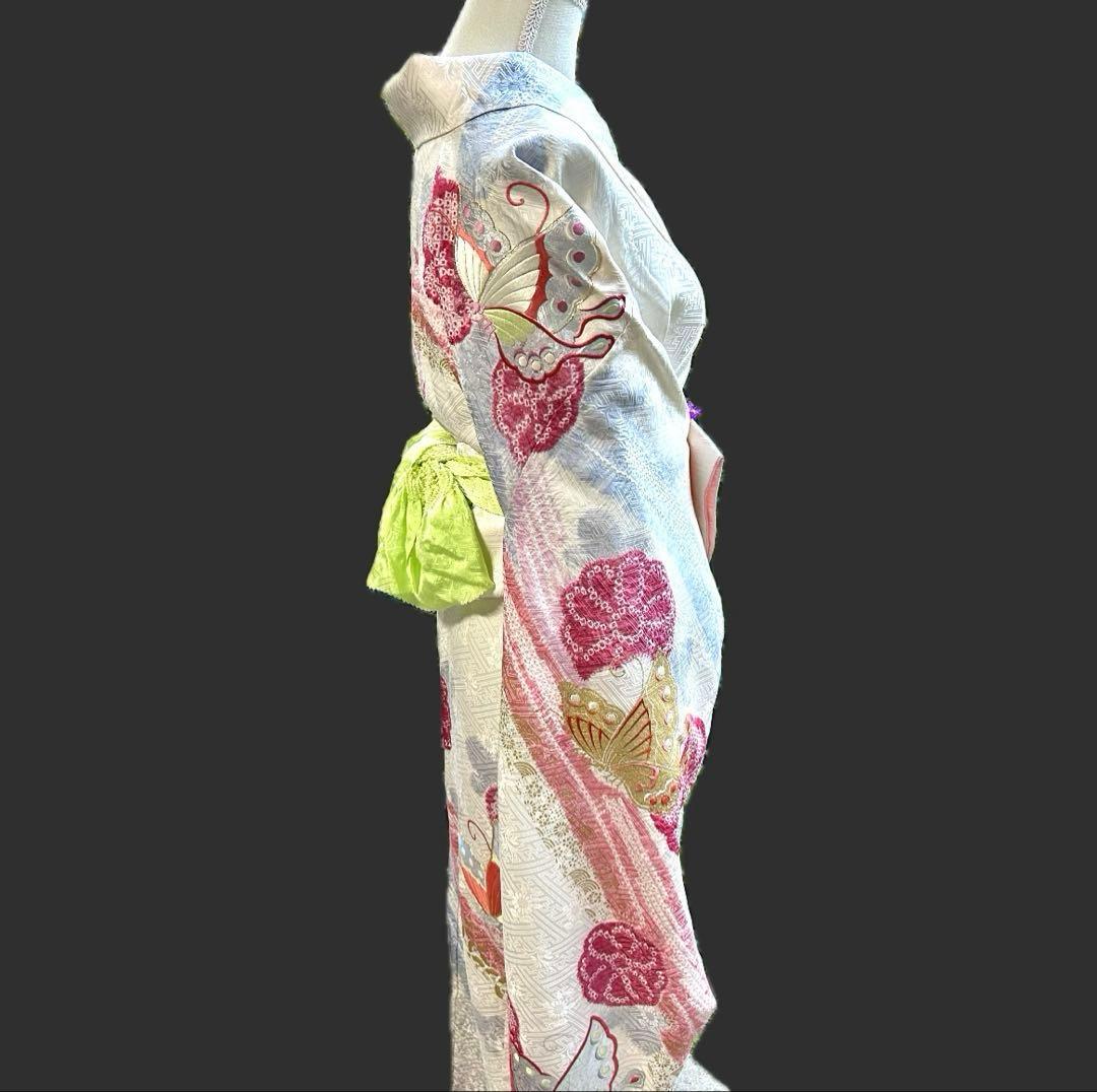 千總　振袖 白地 蝶と花模様 　刺繍　絞り　金彩　銀彩　正絹