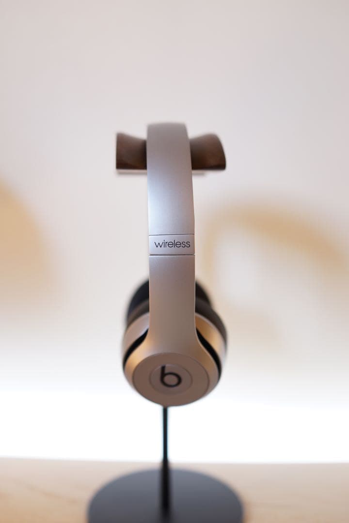 Beats Solo2 Wireless マットシルバー
