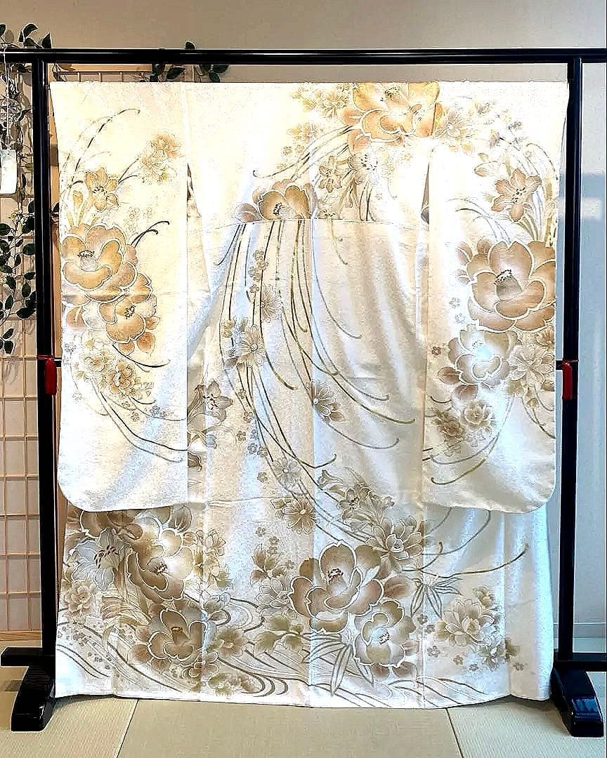 [喜織屋] ＊新品＊高級振袖＊白金　椿柄模様　金彩　成人式手縫いN251122