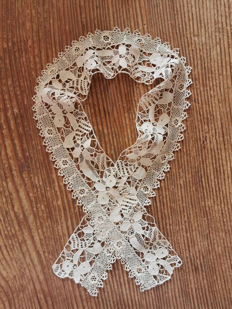 アンティーク ポワンドヴェニス 菫の花 クロシェ編みの桜草 ロング飾り襟 付け襟