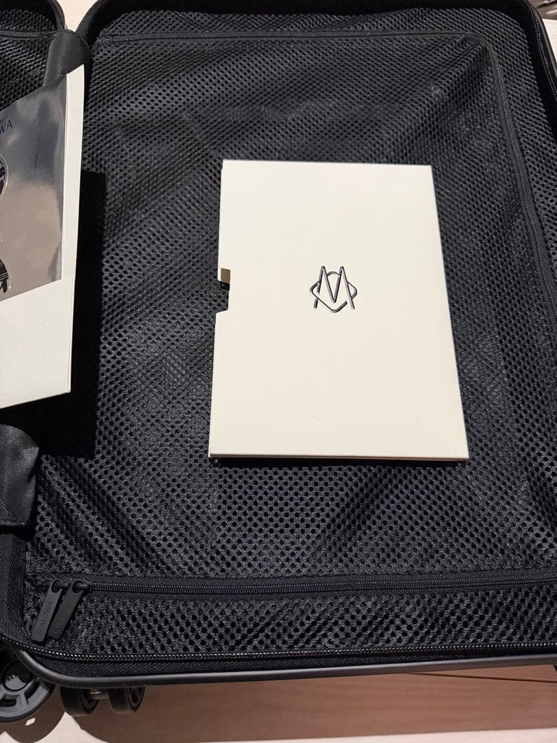 リモワ　ポルシェ キャリーケース シルバー