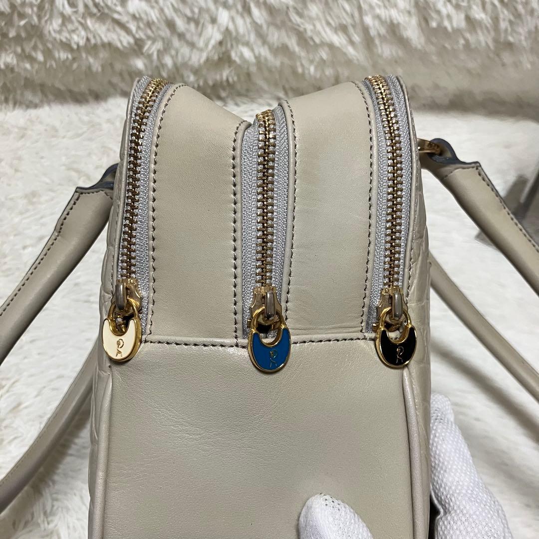 ロベルタディカメリーノ ショルダーバッグ 型押し レザー シャンハイコッコ