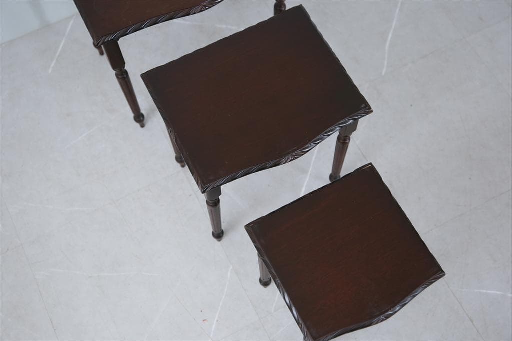 英国アンティーク木製ネストテーブル3台/机/飾り棚/サイドテーブル(89-300