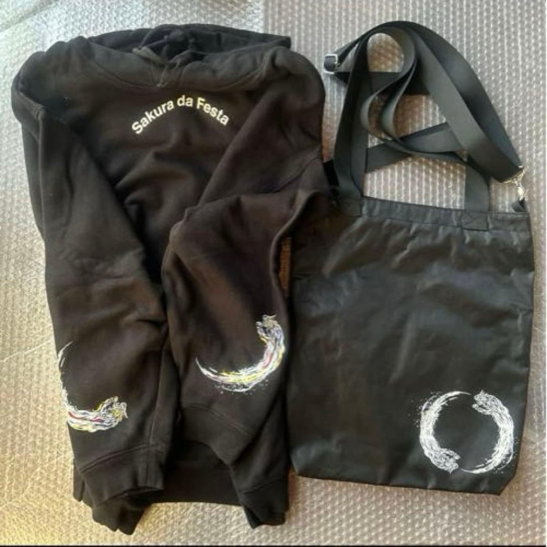桜田通　パーカー、バッグ