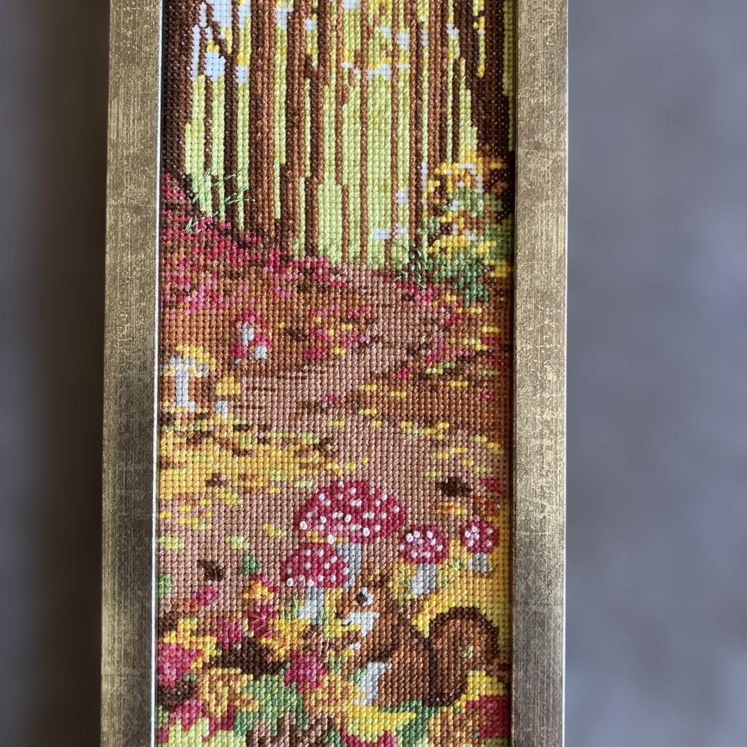 ホビーラホビーレクロスステッチ　森の中へ　完成品