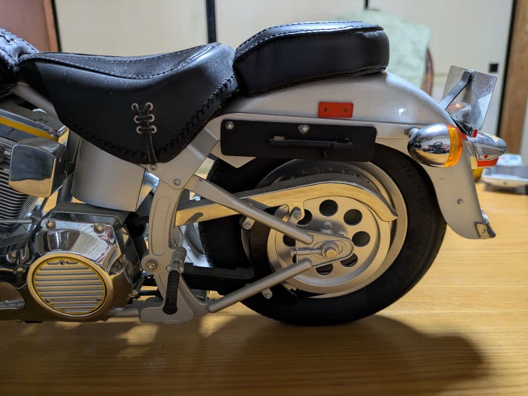 デカい! ハーレー FatBoy 1/4 デアゴスティーニ完成品 直せる方!