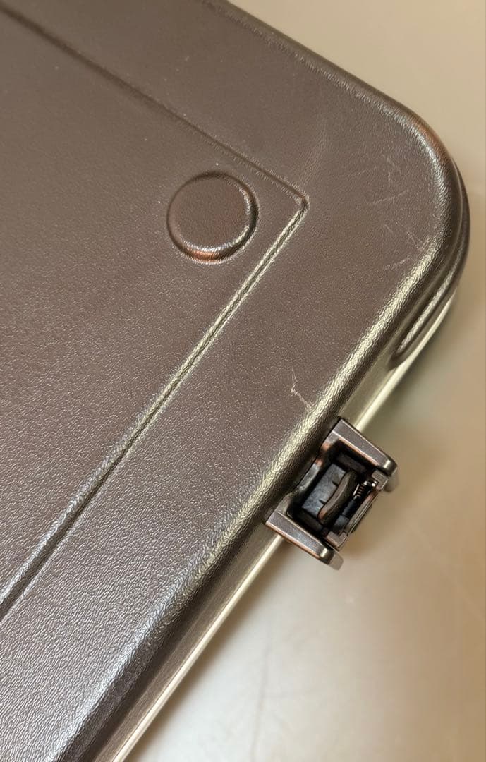 SKB TSA002 ギターハードケース 鍵無　新品クロス2枚付き　美品