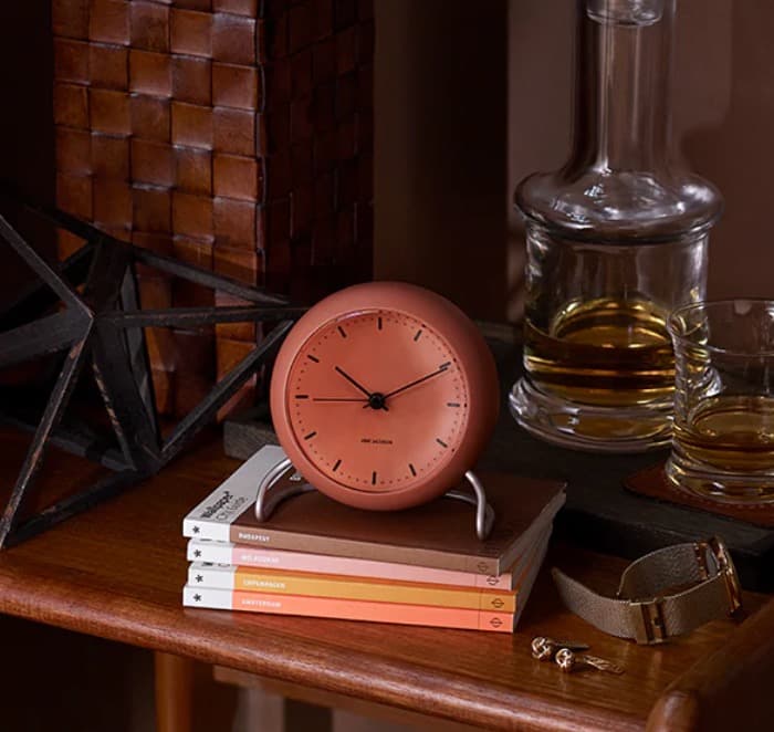 アルネヤコブセン シティホール 置時計 テーブルクロック ペールオレンジ