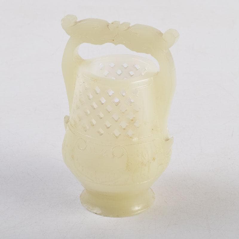 中国　玉石白玉彫刻　神獣刻　飾壷　置物　V　8868