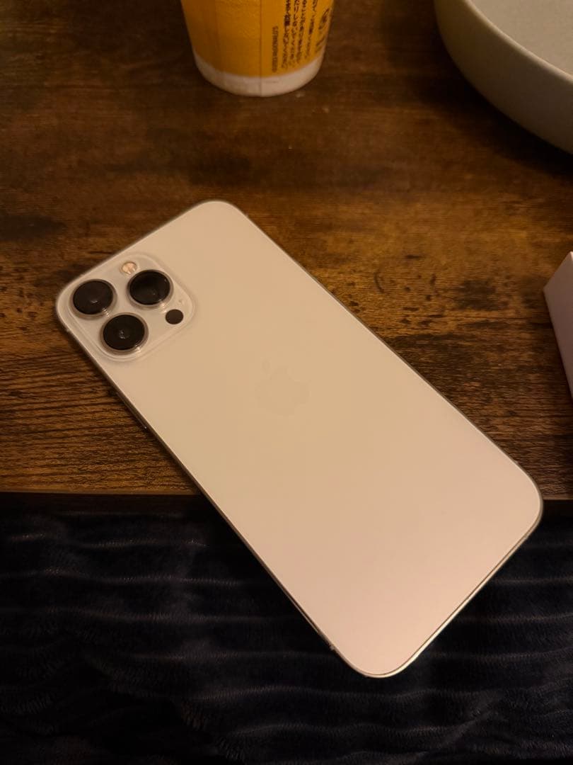 X*n様 iPhone 13 Pro Max 256GB シルバー　箱あり　割れ