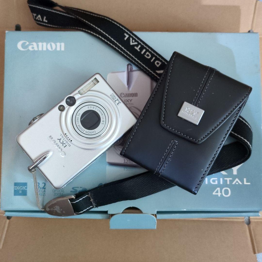 Ｕｓｅｄ　Canon　IXYD40 デジタルカメラ　　3.2メガピクセル