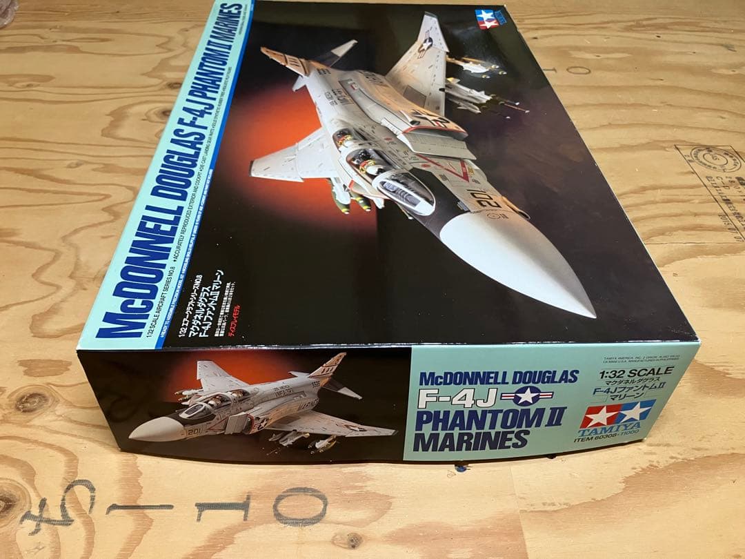 未使用　未組立　1/32 マクダネルダグラス　F-4Jファントムマリーン