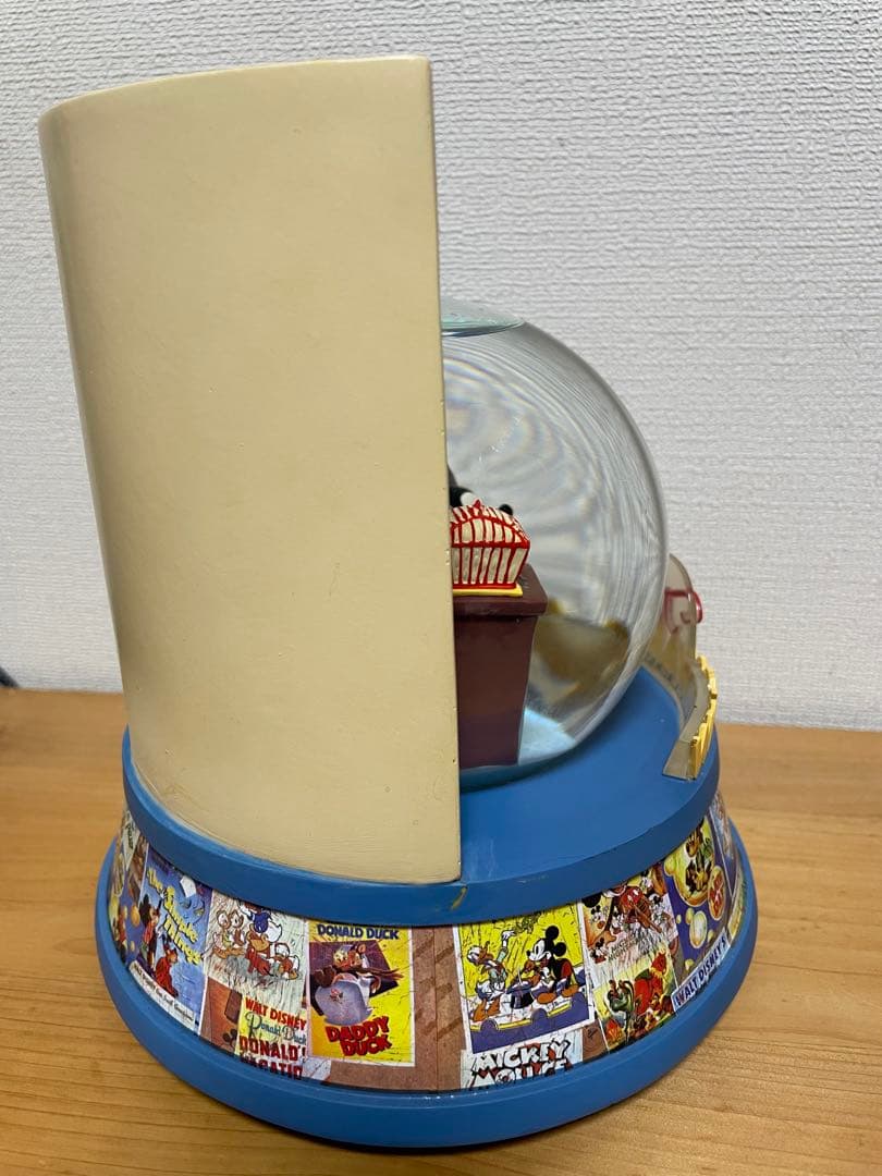 激レア　ディズニーストア　スノードーム The Wayward Canary