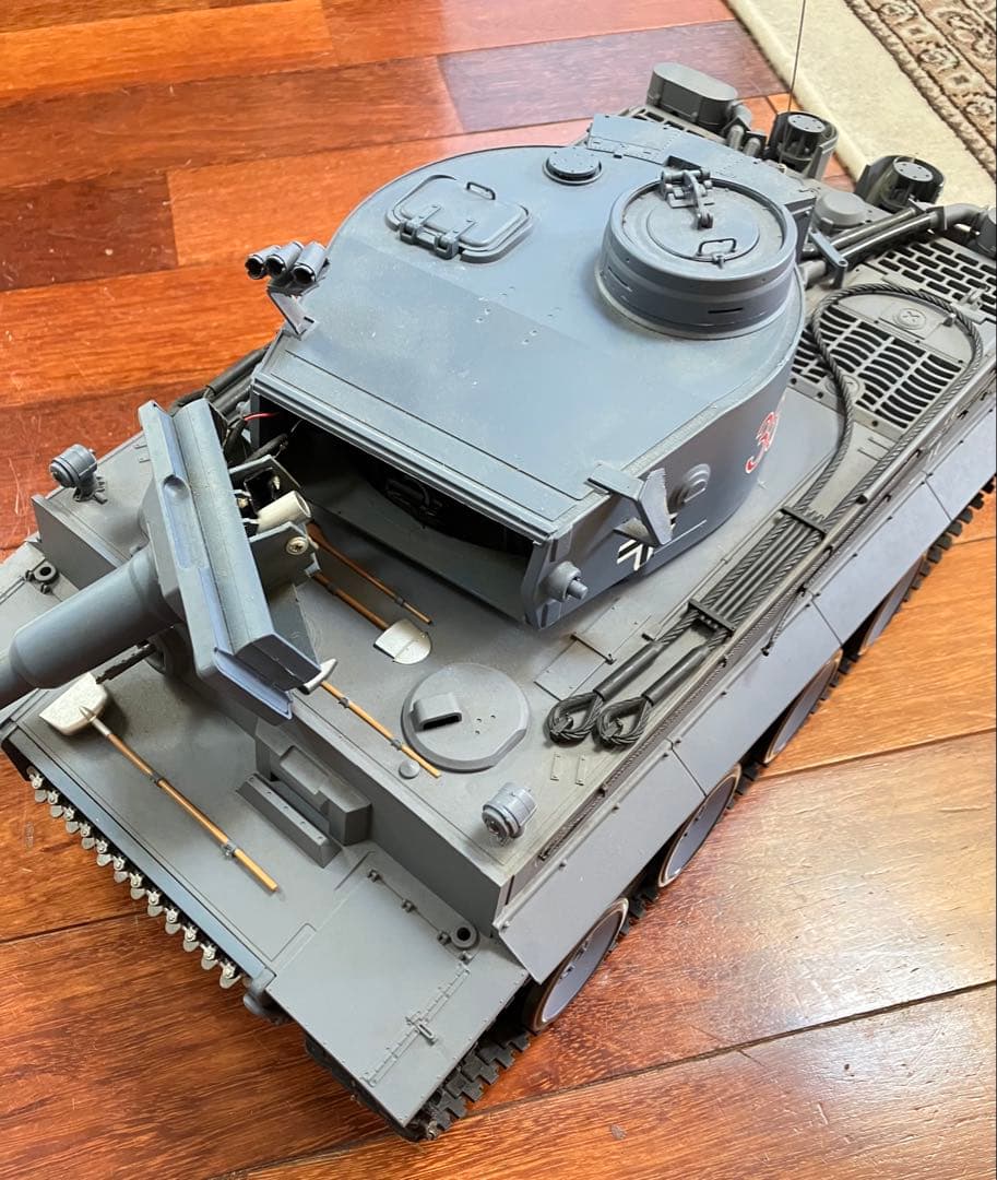 1/16サイズ戦車ラジコン　ジャーマンタイガーI型ヘンロン3818 スモーキング