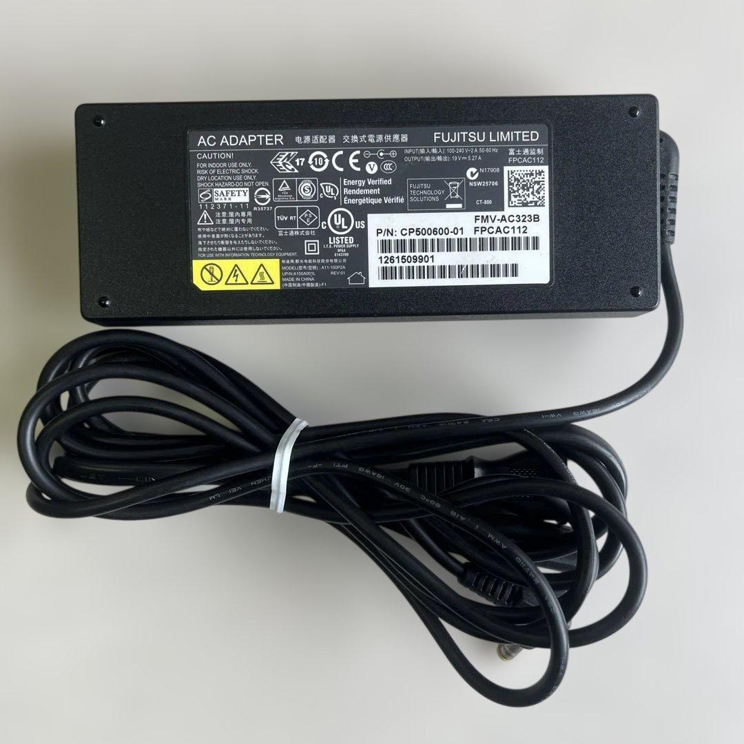 ☆訳有超美品☆WindowsXP☆富士通フルHD液晶15.6インチ大画面ノート☆