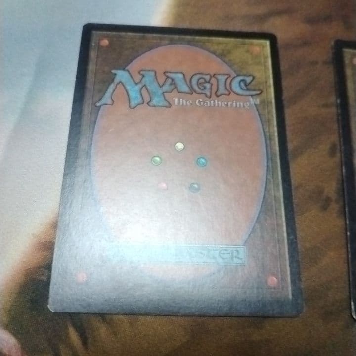 厳かなモノリス　2枚