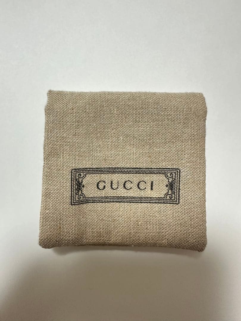 【ほぼ未使用】GUCCI ロゴピアス