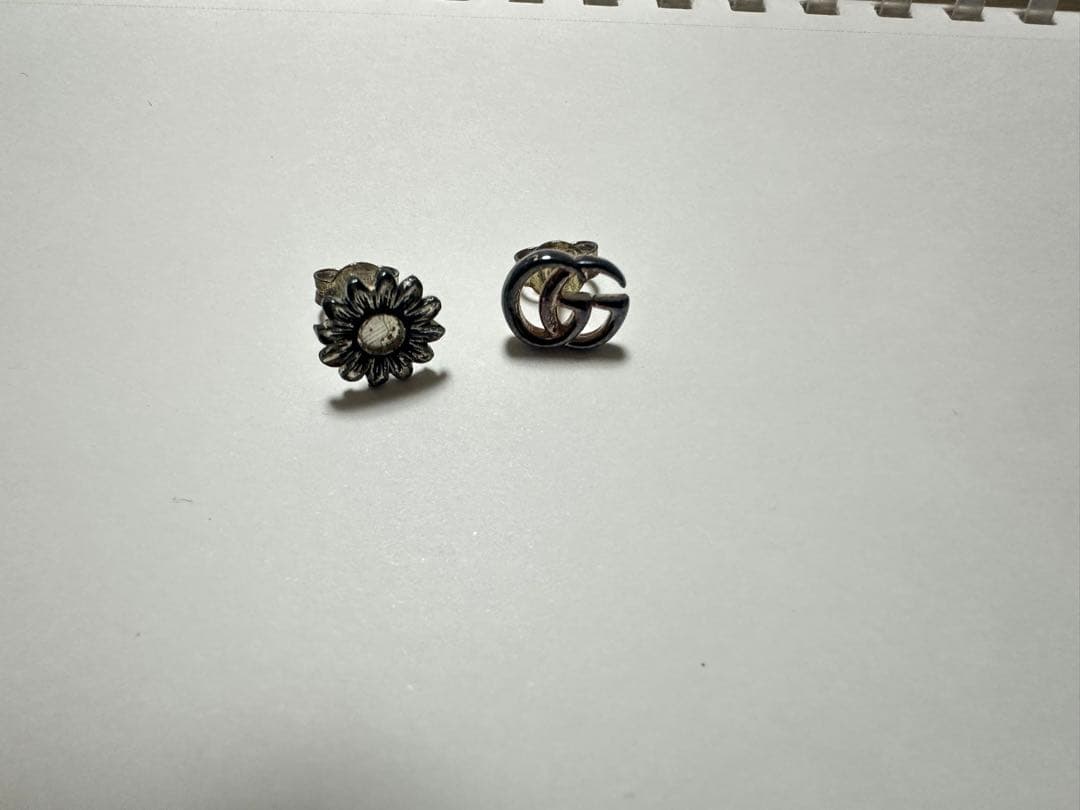 【ほぼ未使用】GUCCI ロゴピアス