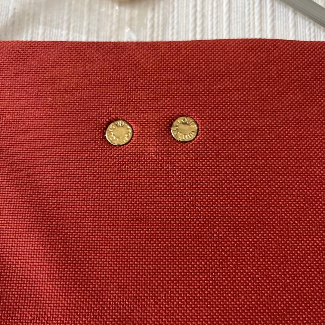 新品未使用・ルイヴィトン・赤いガーメントバッグ ジッパー付き