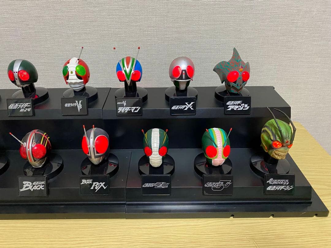仮面ライダー マスクコレクション プレミアム発光台座ディスプレイ〜序章〜