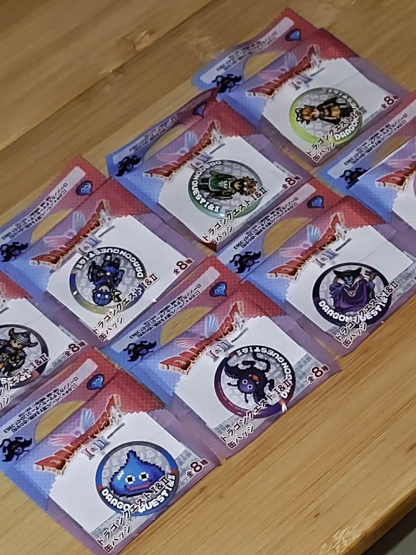 ピンズ・ピンバッジ・缶バッジ choco