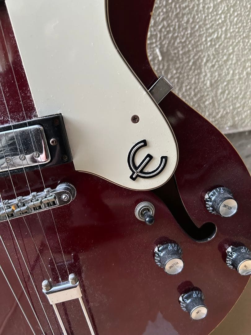 Epiphone Riviera セミアコースティックエレキギター　ハードケース