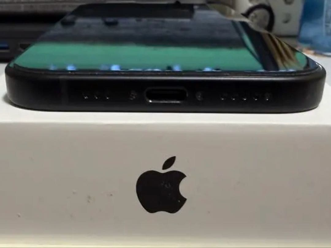 iPhone15 256GB ブラック SIMフリー 美品 完品バッテリー92%