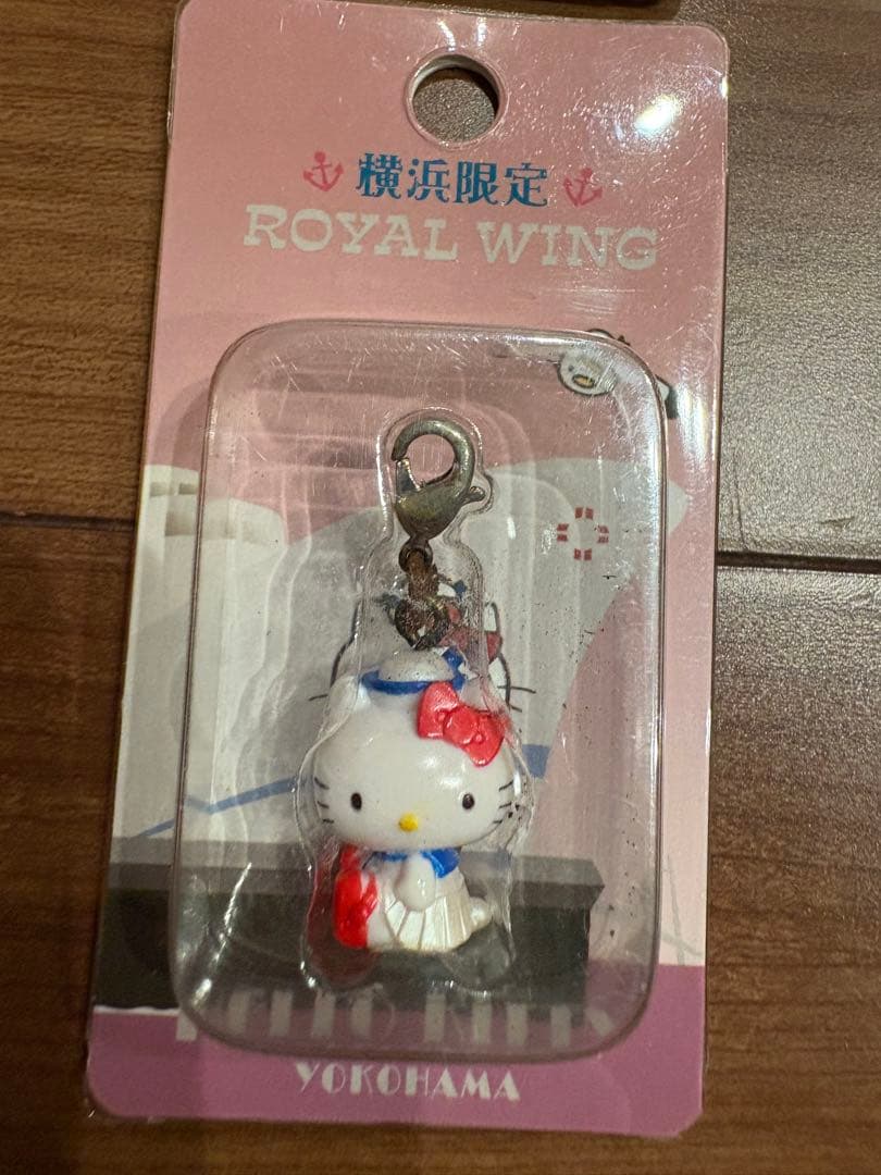 サンリオ　ご当地ハローキティ　ファスナーマスコット　根付けストラップなど32点