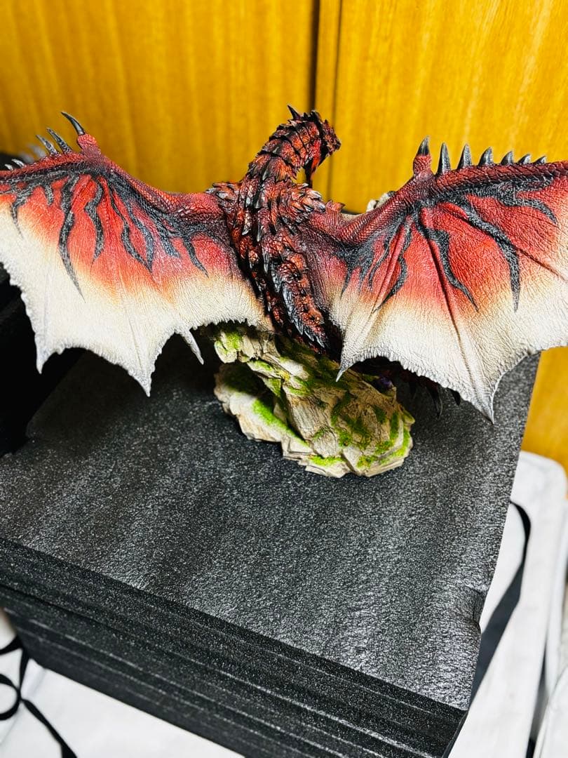 モンスターハンター リオレウス フィギュアクリエイターズモデルと比較あり