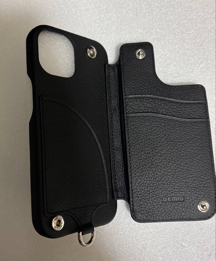 新品未使用DEMIUデミュウBALLON CINQ iPhone15 スタッズ