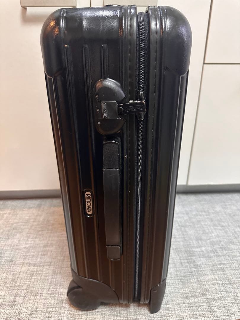 リモワ　サルサ　ブラック　スーツケース　機内持込可　35L