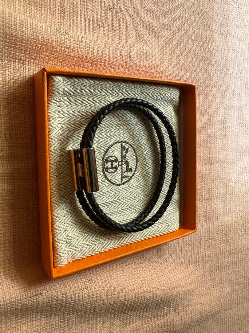 Hermès レザーブレスレット トゥルニ　ブラック