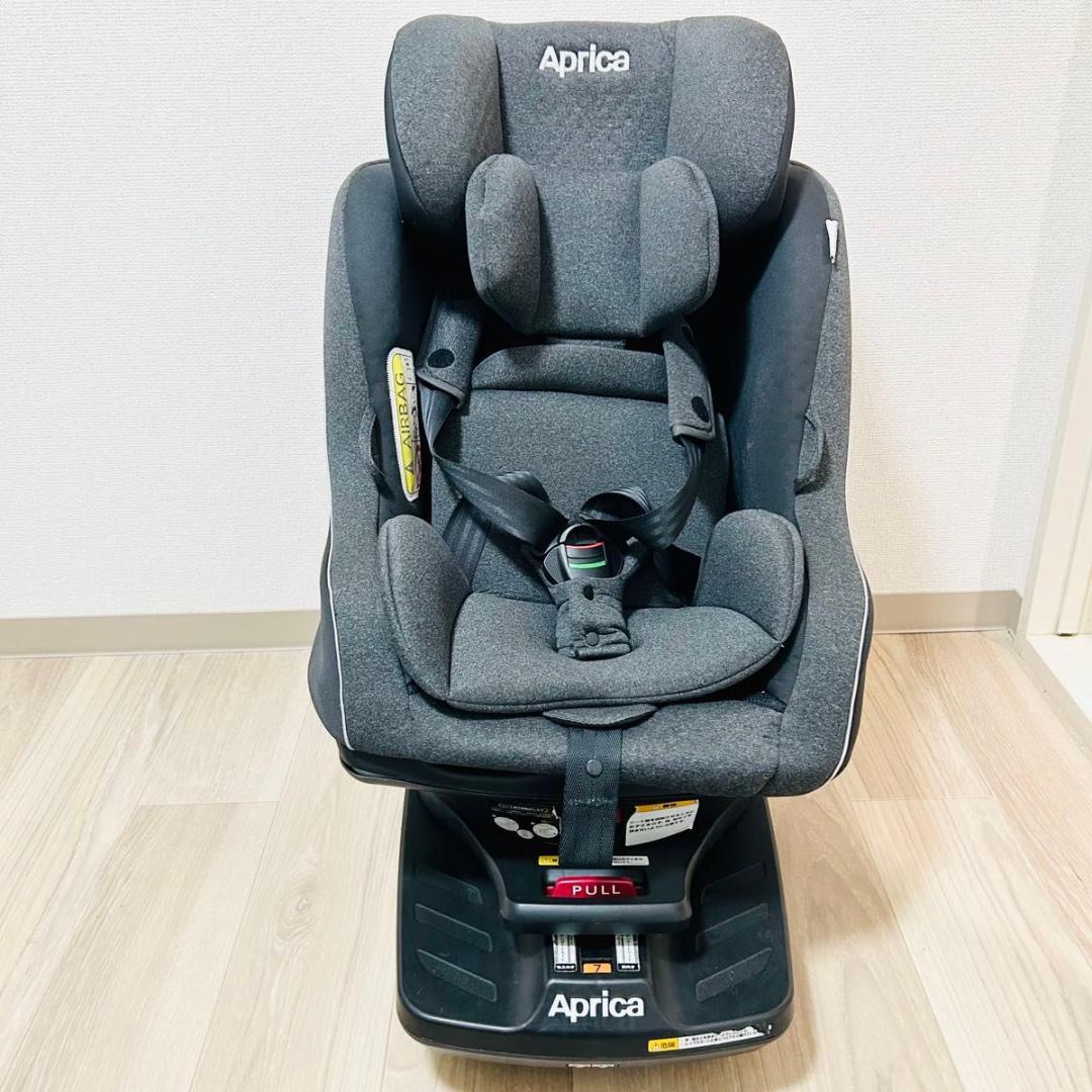 未使用級　Aprica CURURILA LITE ISOFIX 回転式 新生児