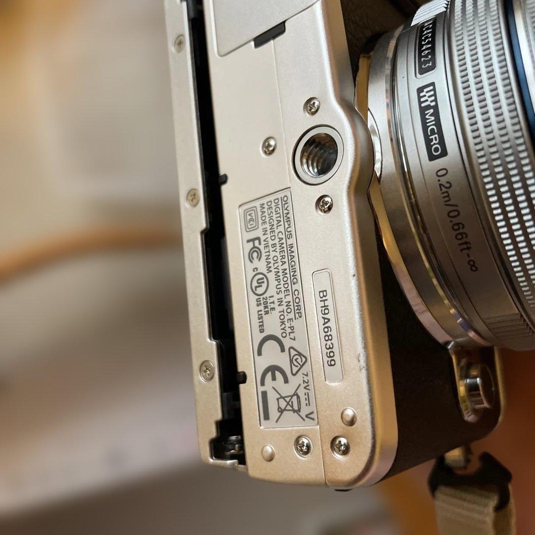 Olympus E-PL7 ミラーレス一眼カメラ