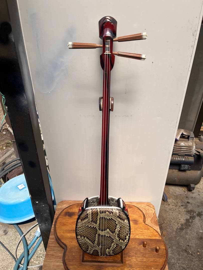 沖縄三線　黒柿(縞杢)小与那城型