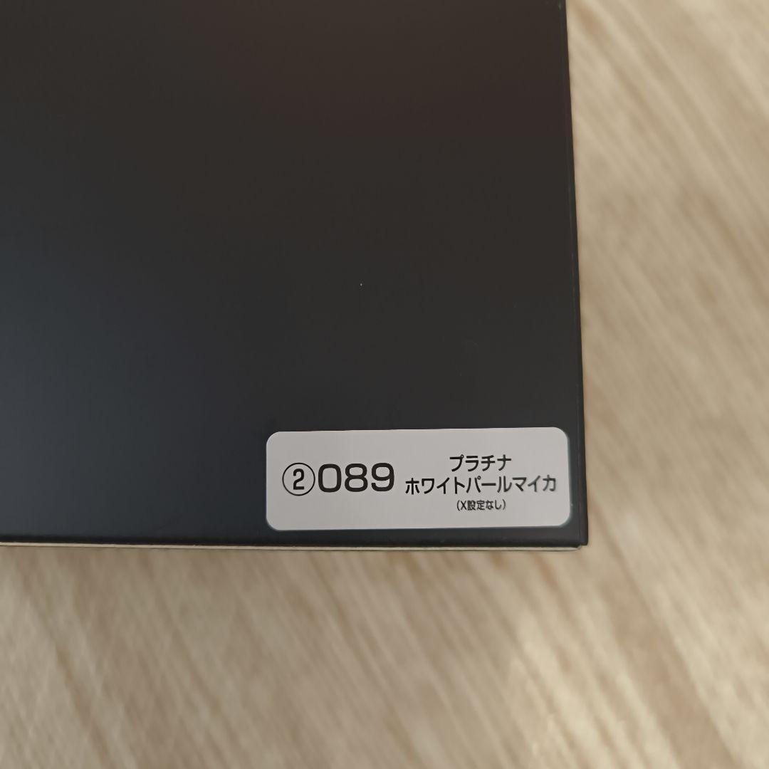 新型プリウス ミニカー プラチナホワイトパールマイカ　1／30スケール