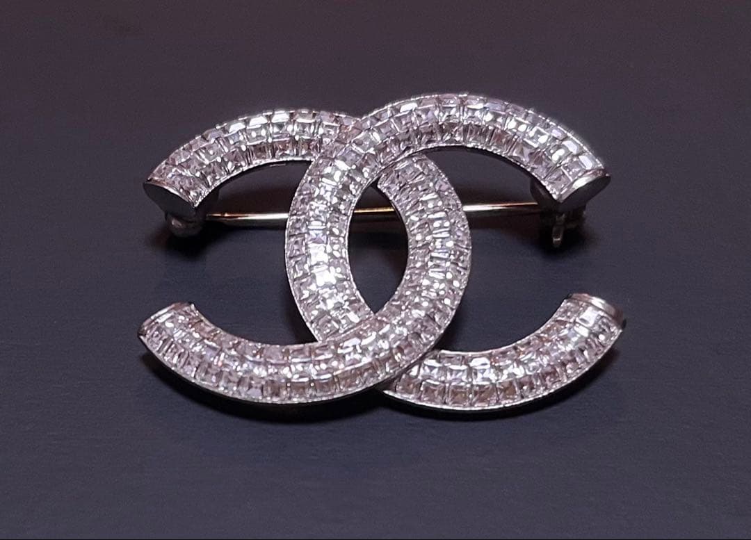 美品　シャネル　CHANEL ブローチ　箱＆保存ケース付