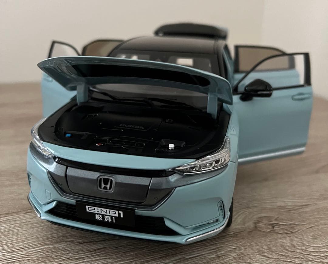 ホンダ HONDA e:NP1 ミニカー 1/18