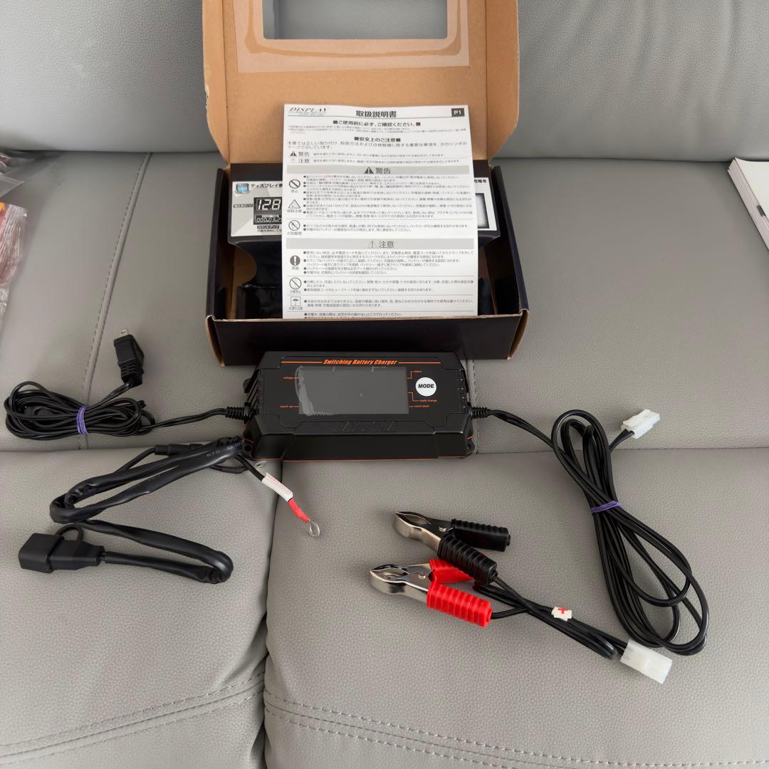 アクセサリー DAYTONA12VSwitching Battery Charger91875