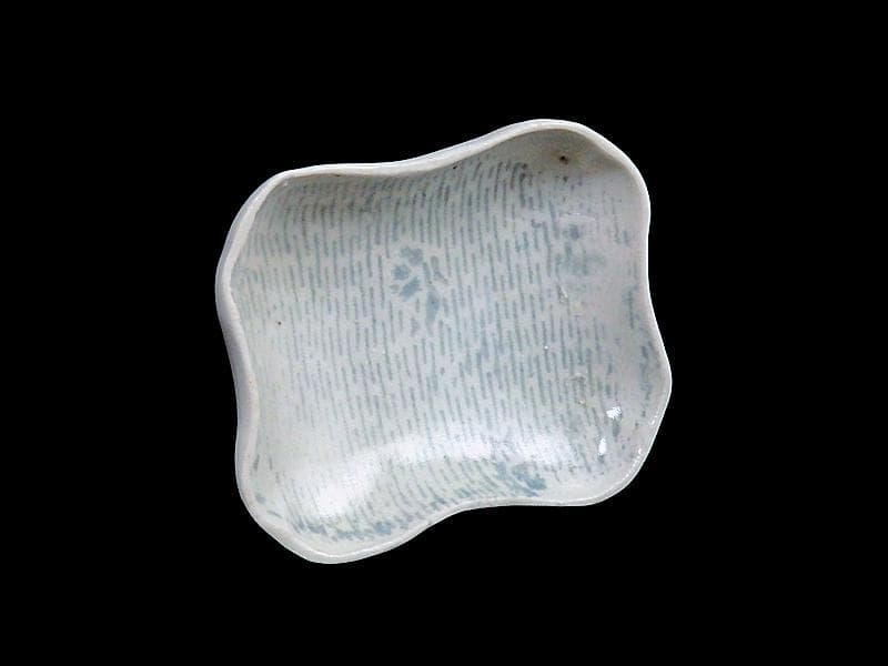 古伊万里　型刷印判　雨降りに花の図　変形皿　江戸期　E650AS-CVi