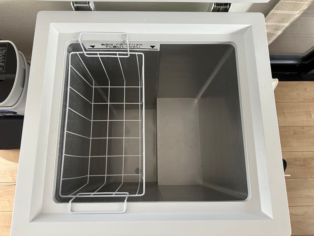 冷凍庫　ホワイト　ワイヤーバスケット付き　AQUA　AQF-10CN