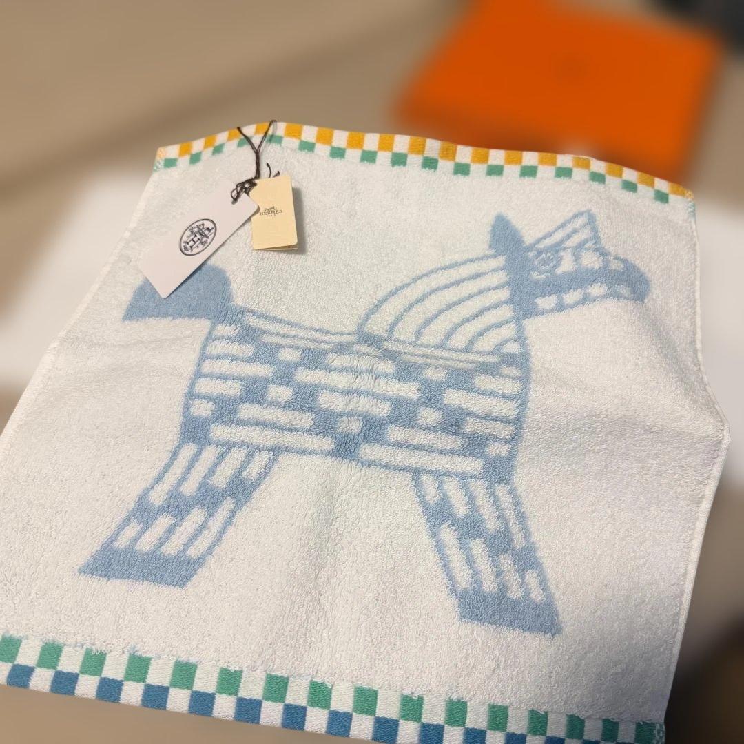 HERMES エルメス カレ・タオル　アニモー・ナッテ新品　ブルー 未使用　箱付