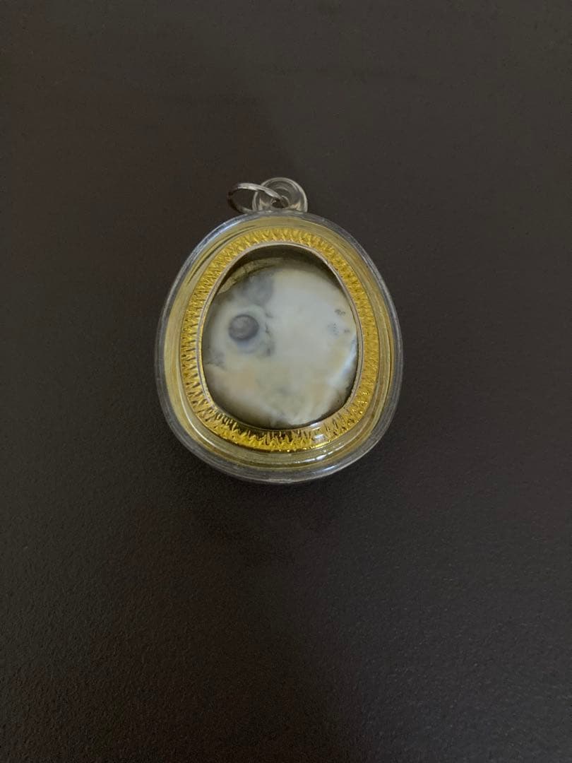 天眼　ルアンポーピナ　　出口を、光を見つけ、人生の真実を見る　プラクルアン