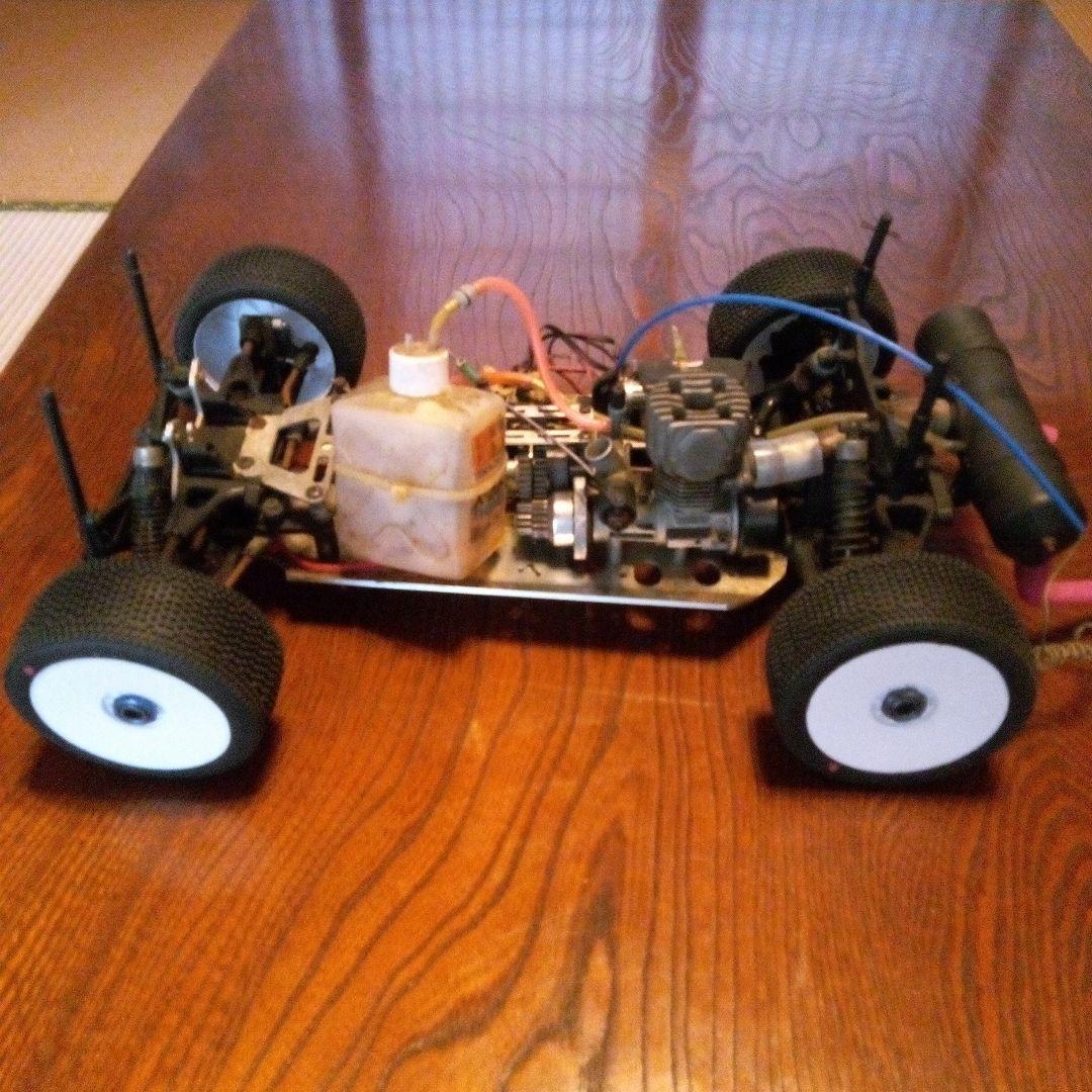 京商エンジンラジコンカー旧エスプリ？