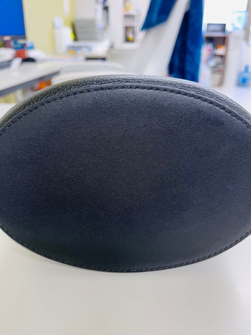 FURLA ブラック レザーバケットバッグ