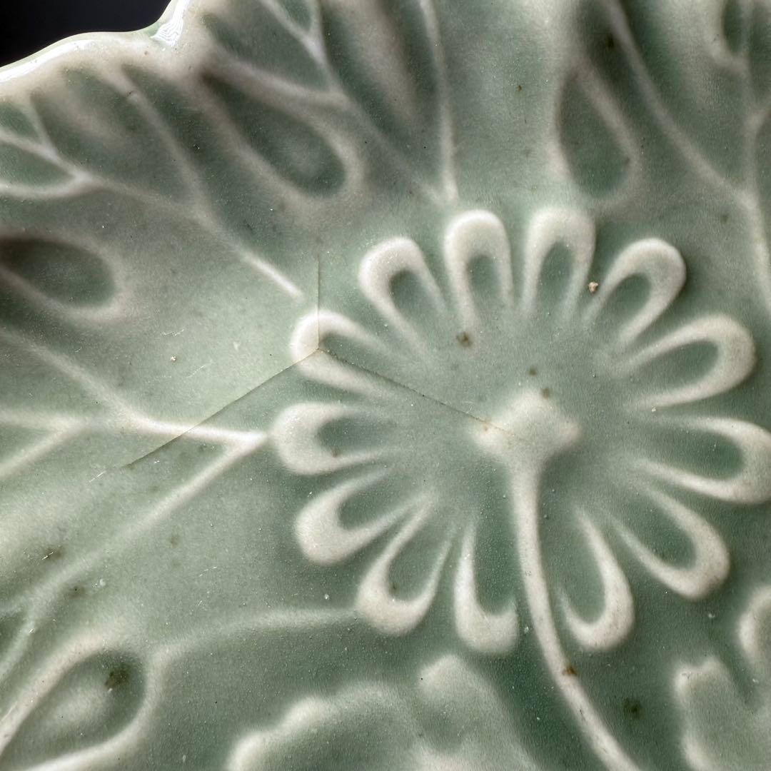 幕末〜明治　鍋島青磁　花文様陽刻葉形皿　12枚　料理屋　古器を楽しむ