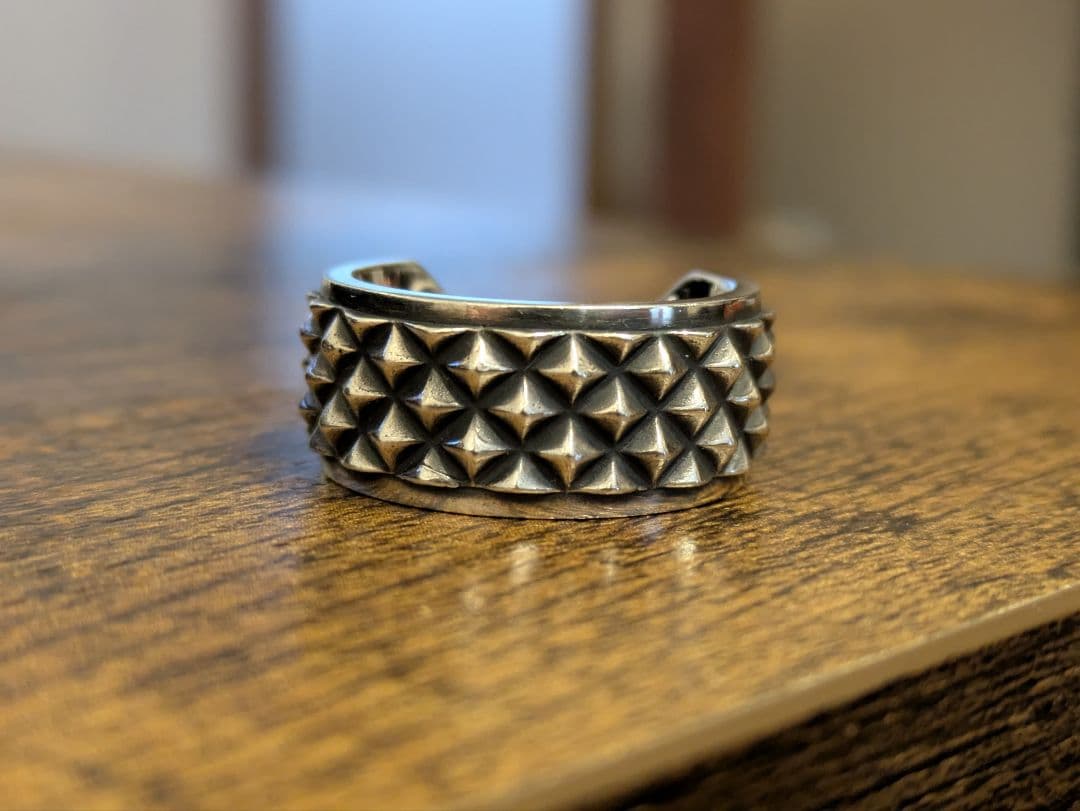 極美品！アージェントグリーム　Argent Gleam　ピラミッドスタッズリング