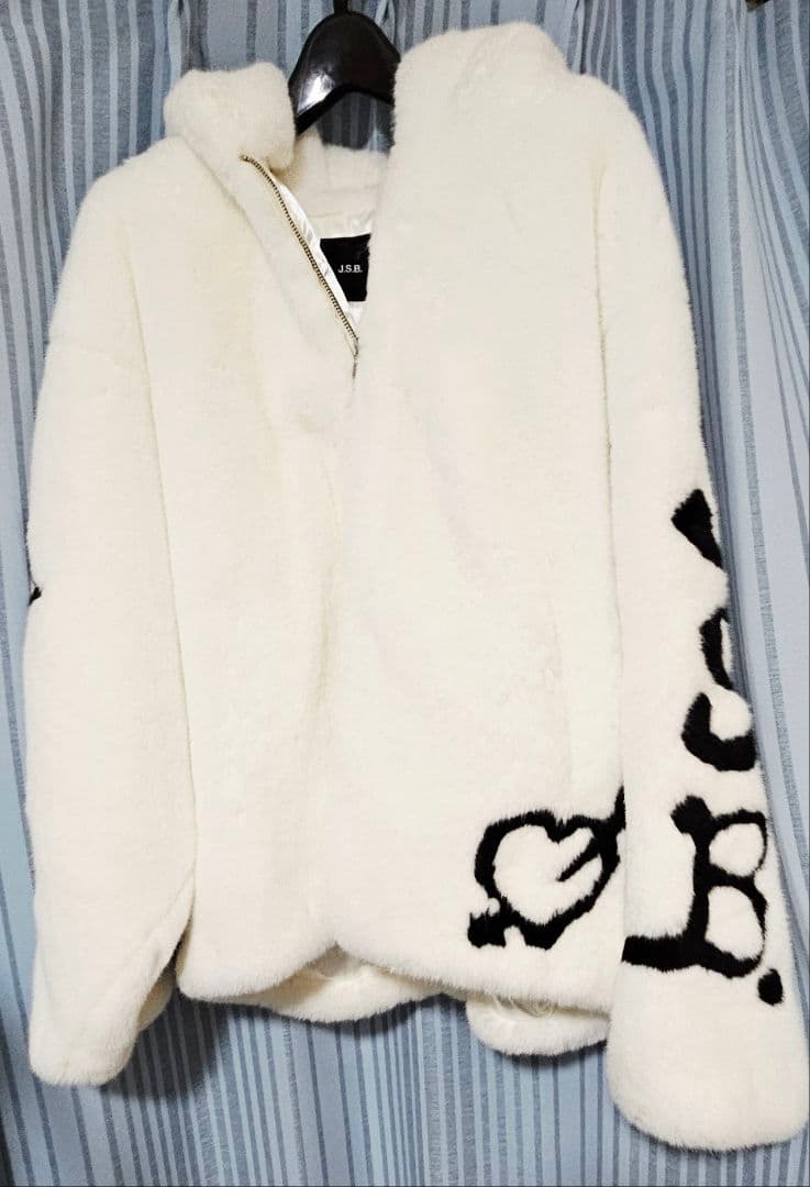 【プロフィール必読…】 J.S.B. LOVE フェイクファーパーカー L