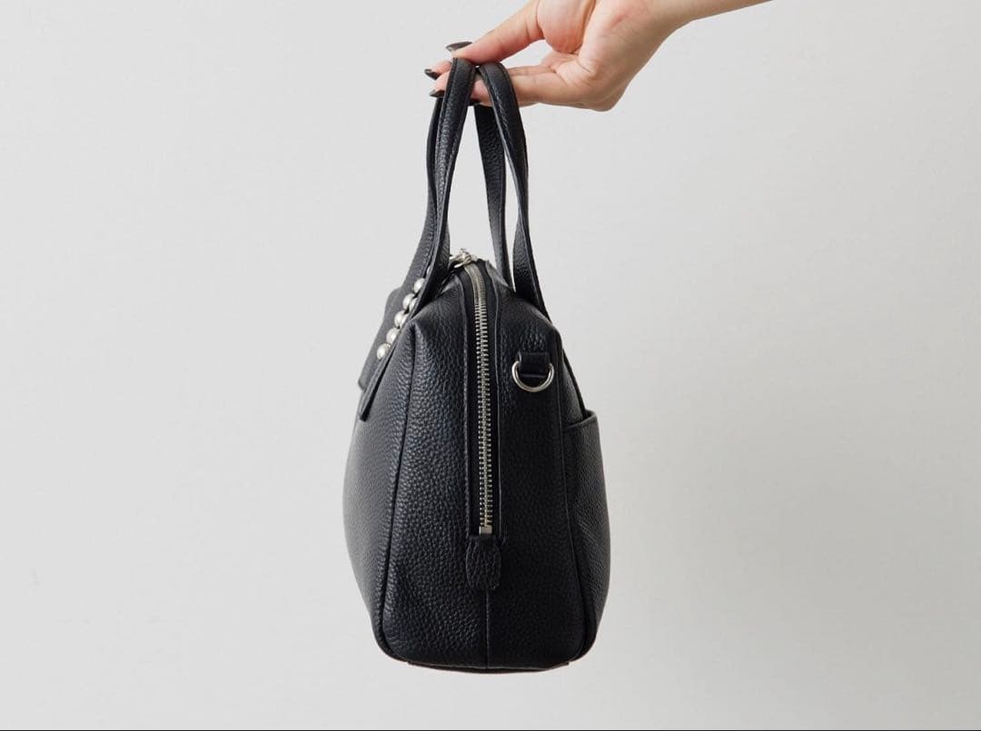 イアパピヨネ ear PAPILLONNER スタッズボストンバッグ ブラック